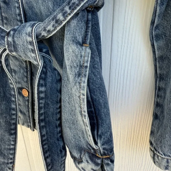 GAP Women's Belted Blue Jean Jacket - Picture 5 of 6